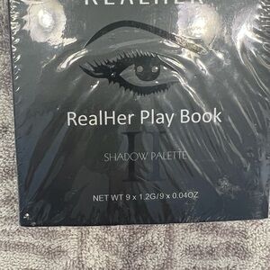 RealHer Shadow Palette with Black Design